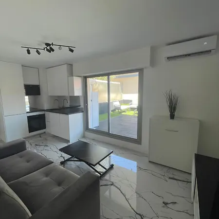 Apartment Terrasse Parking Prive Cannes